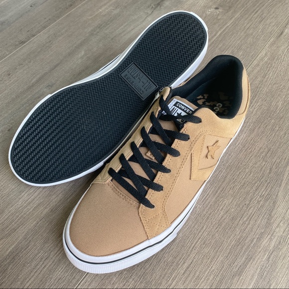 NWT Converse Distrito OX - Picture 2 of 8